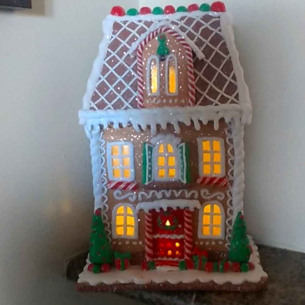 Large Lighted Gingerbread House